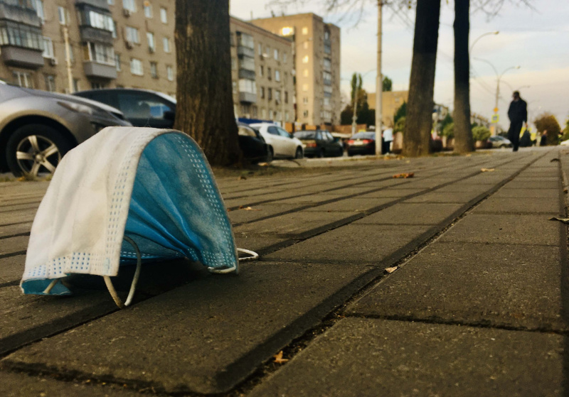 В театре женщину задержали за отказ надеть маску В театре женщину задержали за отказ надеть маску