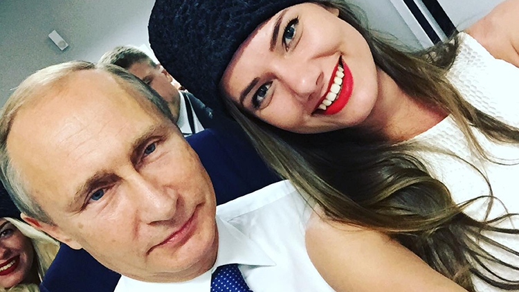 Цель жизни липчанки — сделать селфи с Путиным Цель жизни липчанки — сделать селфи с Путиным