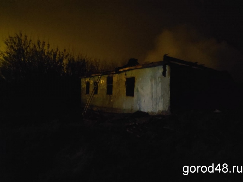 Две сестры погибли во время пожара в Липецкой области Две сестры погибли во время пожара в Липецкой области