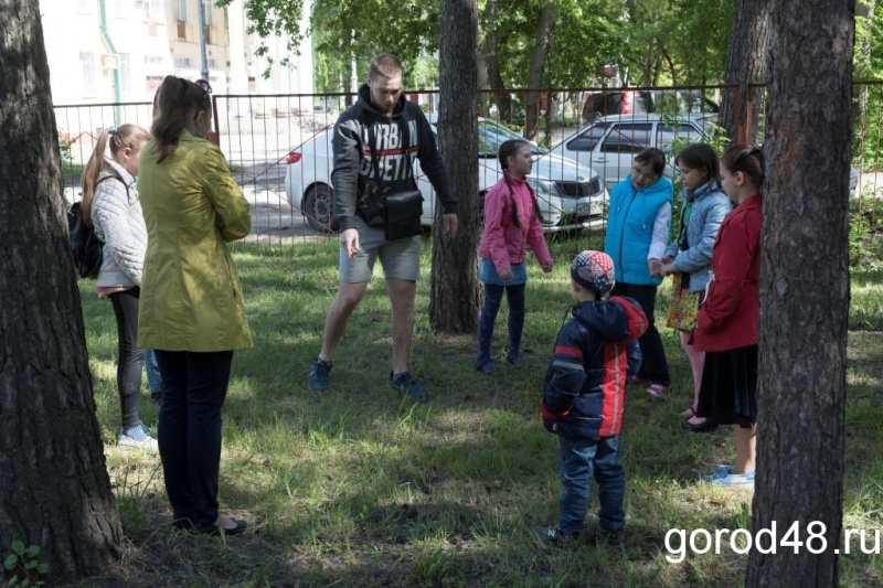 Липецкую детвору учат древним забавам Липецкую детвору учат древним забавам