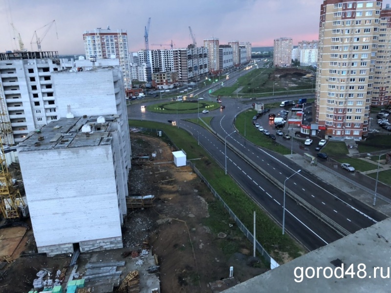 Обстоятельства гибели строительного рабочего от удара молнией изучает следственный комитет Обстоятельства гибели строительного рабочего от удара молнией изучает следственный комитет