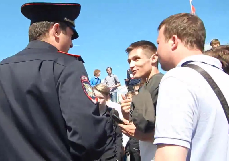 Двоих пикетчиков в Липецке оштрафовали на 10 тысяч рублей Двоих пикетчиков в Липецке оштрафовали на 10 тысяч рублей