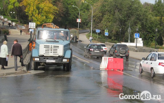 На Петровском спуске появился еще один водопад На Петровском спуске появился еще один водопад
