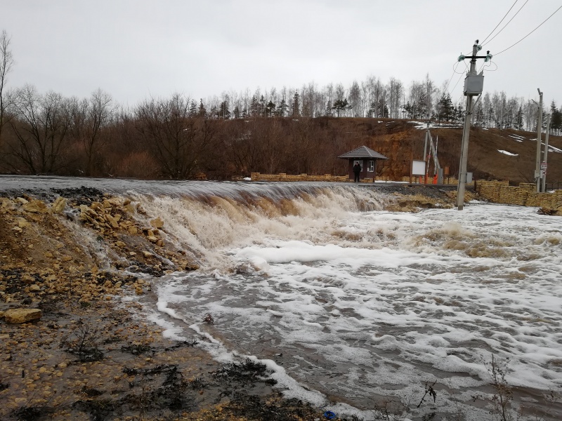 Под Липецком горнолыжники оказались отрезаны большой водой Под Липецком горнолыжники оказались отрезаны большой водой