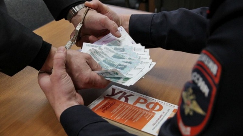 В Самаре двух борцов с коррупцией задержали за взятку в 2,5 млн рублей В Самаре двух борцов с коррупцией задержали за взятку в 2,5 млн рублей