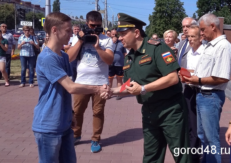 Здравствуй, юность в сапогах! Здравствуй, юность в сапогах!