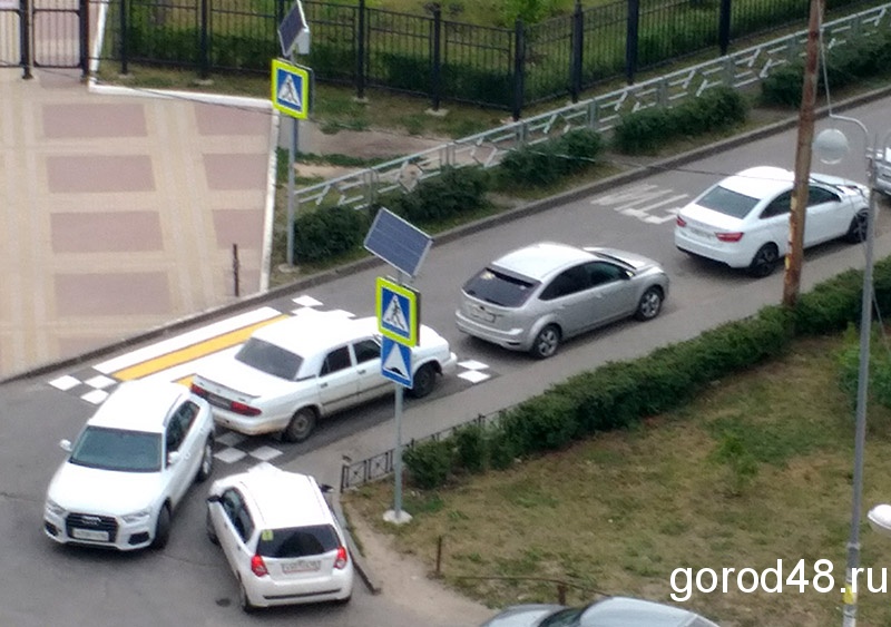 Липчане возмущаются дорожной обстановкой рядом со школами Липчане возмущаются дорожной обстановкой рядом со школами