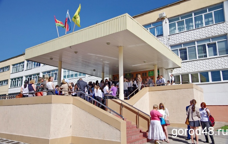 В Липецке ко Дню знаний отремонтируют школы В Липецке ко Дню знаний отремонтируют школы