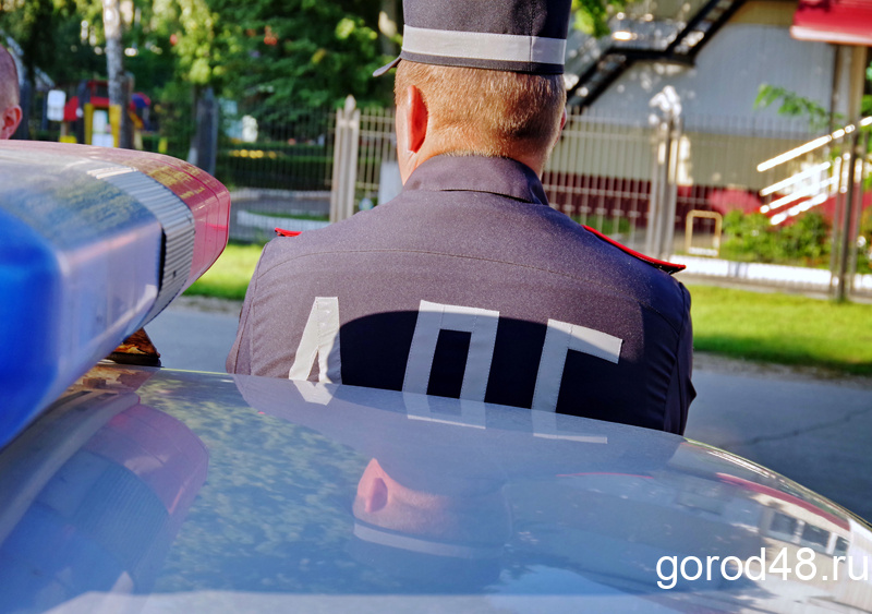 На дороге нашли труп 21-летнего парня, выяснилось, что его сбила машина На дороге нашли труп 21-летнего парня, выяснилось, что его сбила машина