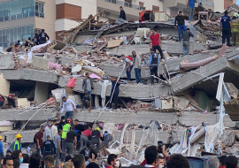 Число жертв землетрясения в Турции выросло до 1014 человек