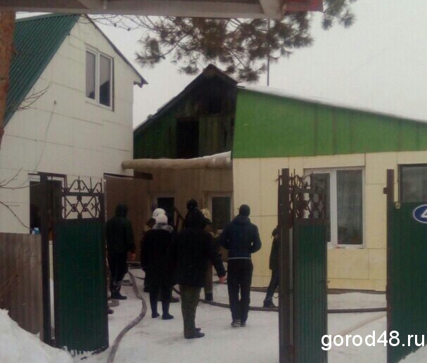 Под Липецком вспыхнула баня Под Липецком вспыхнула баня