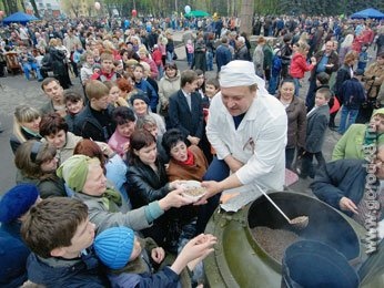 5000 липчан накормят солдатской кашей 5000 липчан накормят солдатской кашей