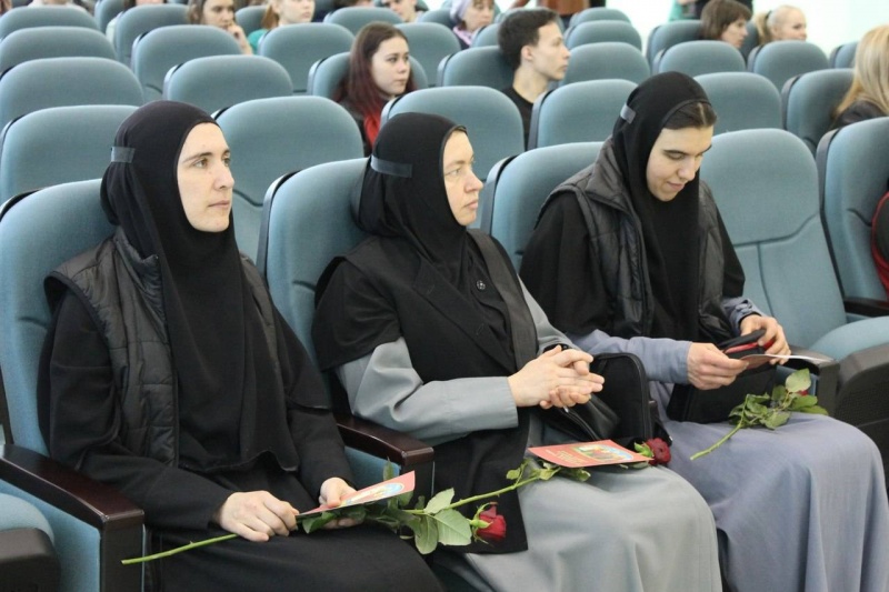 Женский православный день отметили в Елецком госуниверситете Женский православный день отметили в Елецком госуниверситете