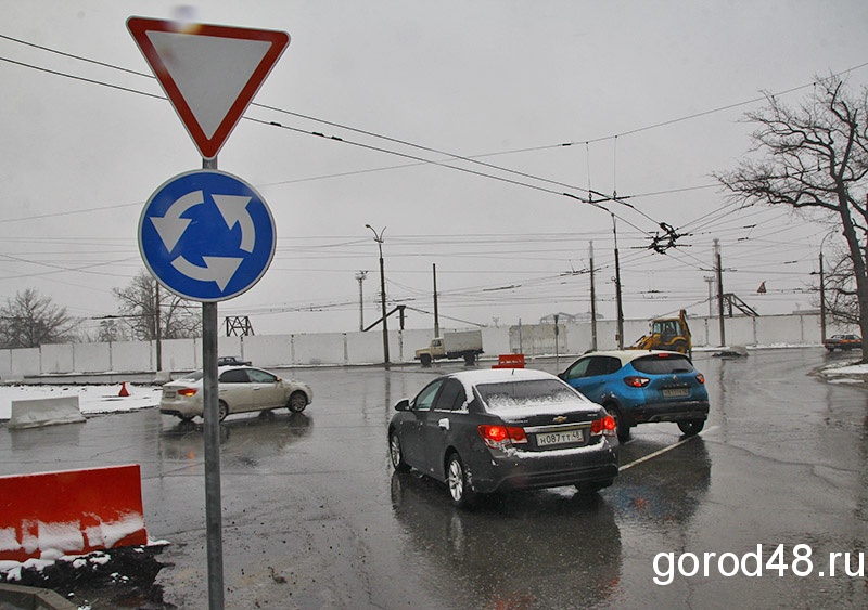 На развязке ЛТЗ осталось только одно кольцо На развязке ЛТЗ осталось только одно кольцо