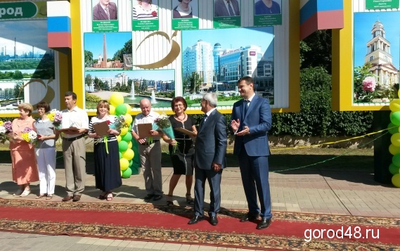 Портреты 15 липчан обновили городскую Доску почета Портреты 15 липчан обновили городскую Доску почета