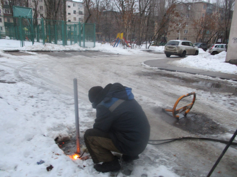 В липецких дворах ликвидируют самозахваченные парковочные места В липецких дворах ликвидируют самозахваченные парковочные места
