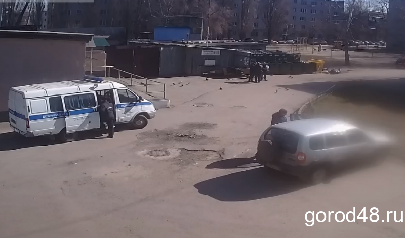 «Тело несколько дней пролежало на балконе»: в Липецке нашли мать выбросившую младенца в мусорный бак «Тело несколько дней пролежало на балконе»: в Липецке нашли мать выбросившую младенца в мусорный бак