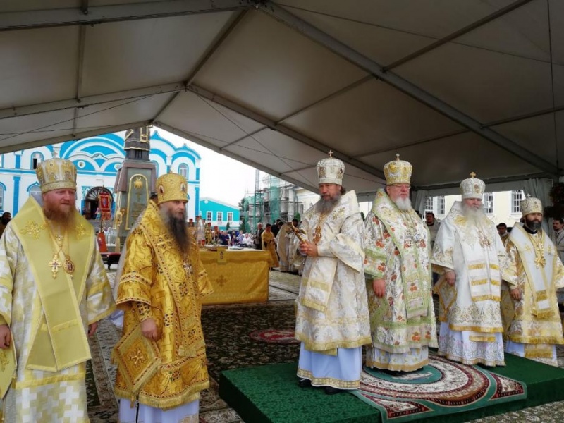 В Липецкую область съехались архиереи соседних епархий и митрополий В Липецкую область съехались архиереи соседних епархий и митрополий