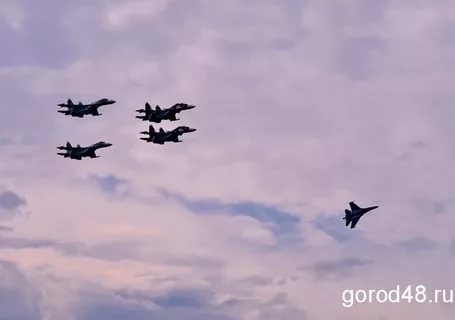 Липецкие самолеты участвуют в учениях «Запад-2017» Липецкие самолеты участвуют в учениях «Запад-2017»