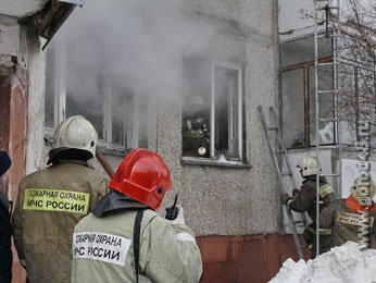 Ночью в пожаре пострадала семья с четырехлетней дочкой Ночью в пожаре пострадала семья с четырехлетней дочкой