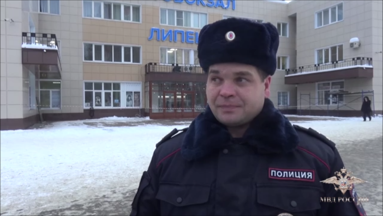 Родившегося на автовокзале мальчика назвали в честь полицейского Родившегося на автовокзале мальчика назвали в честь полицейского