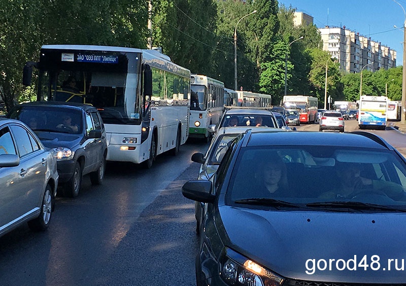 Первые пробки и «Гордиев узел» 20-го микрорайона появились в Липецке Первые пробки и «Гордиев узел» 20-го микрорайона появились в Липецке