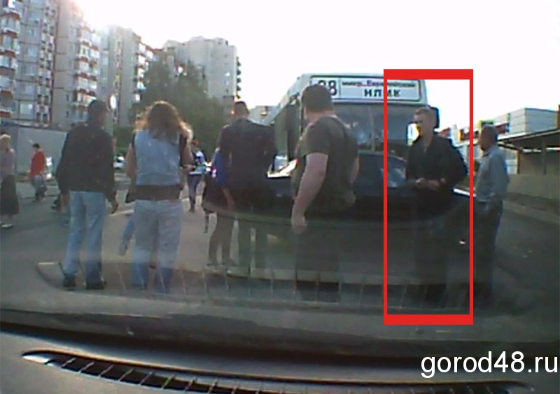 В Липецке свидетель ДТП обокрал пострадавшую в аварии молодую мать В Липецке свидетель ДТП обокрал пострадавшую в аварии молодую мать
