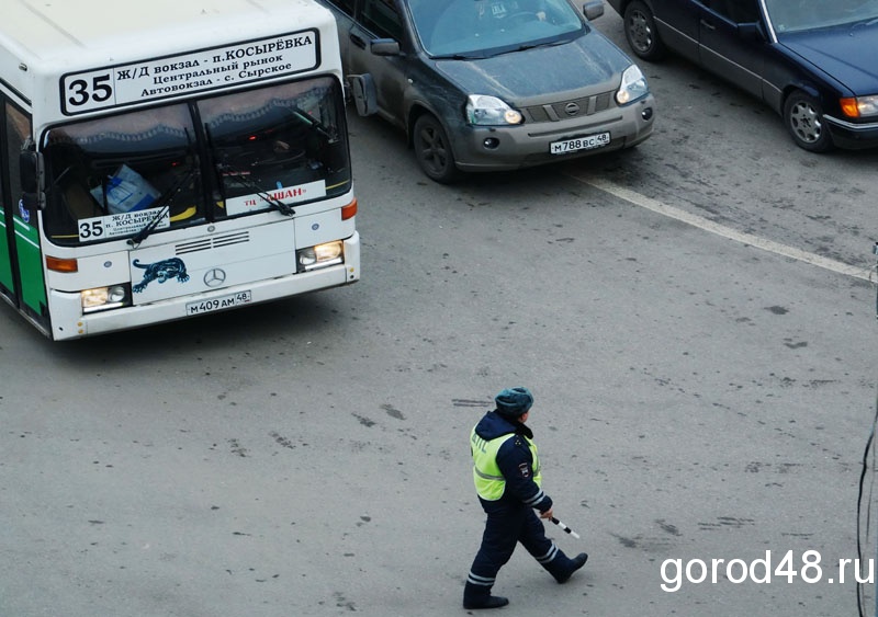 8-летняя девочка попала под автомобиль 8-летняя девочка попала под автомобиль
