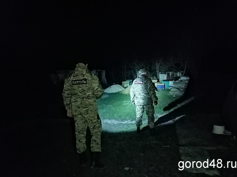Полицейские и казаки задержали трех человек с наркотиками и оружием Полицейские и казаки задержали трех человек с наркотиками и оружием