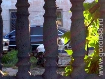 Автомобили пострадавшие в столкновении с кортежем губернатора Липецкой области убрали с дороги только к вечеру Автомобили пострадавшие в столкновении с кортежем губернатора Липецкой области убрали с дороги только к вечеру