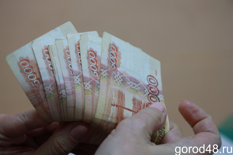 85-летняя пенсионерка поверила в замену денег и отдала 600 000 рублей мошенникам