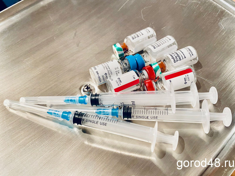 Начисление детских пособий и бесплатные прививки в частных клиниках – законы, которые вступают в силу в октябре