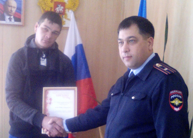 Мужчина спас годовалую малышку от смерти на морозе Мужчина спас годовалую малышку от смерти на морозе