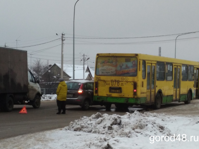 Город 48 сокол. Остановка 41 школа Липецк. ДТП С ЛИАЗ автобус с легковушкой. Липецкие автобусные аварии.