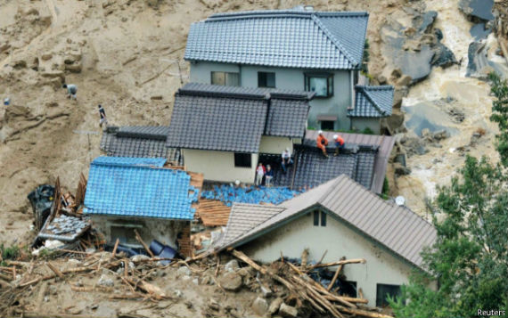 Число пострадавших от оползней в Хиросиме достигло 77 человек Число пострадавших от оползней в Хиросиме достигло 77 человек