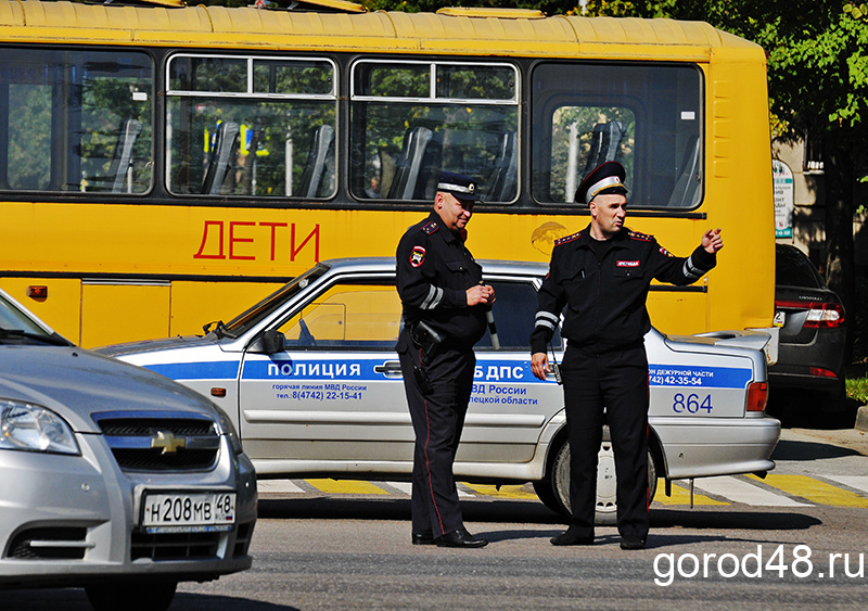 У липецкой школы задержали пьяного водителя У липецкой школы задержали пьяного водителя