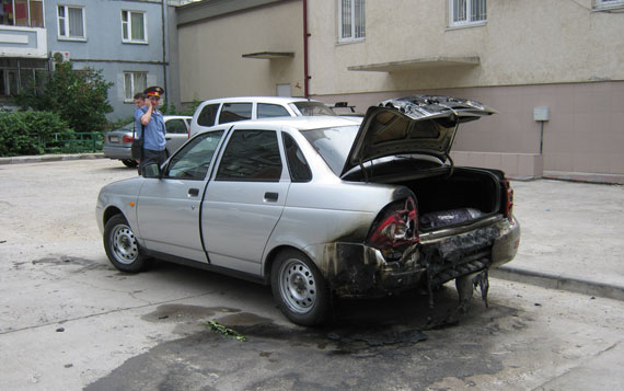 В Липецке подожгли автомобиль главного борца с оргпреступностью В Липецке подожгли автомобиль главного борца с оргпреступностью