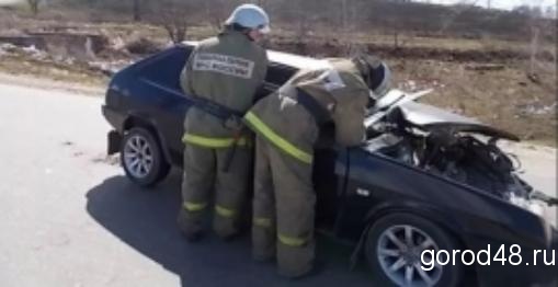 «Daewoo Nexia» и «ВАЗ 2108» столкнулись сегодня утром «Daewoo Nexia» и «ВАЗ 2108» столкнулись сегодня утром