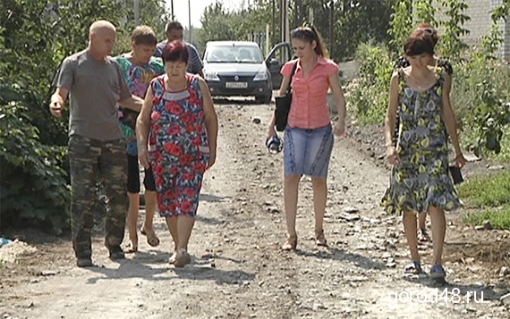 Липецк. ТВК. Жители Ситовки требую сделать им дорогу Липецк. ТВК. Жители Ситовки требую сделать им дорогу