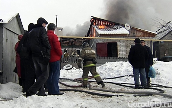 На ул. Сырской сгорел частный дом На ул. Сырской сгорел частный дом