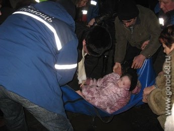 В центре Липецка водитель легкового автомобиля врезался в группу школьников В центре Липецка водитель легкового автомобиля врезался в группу школьников