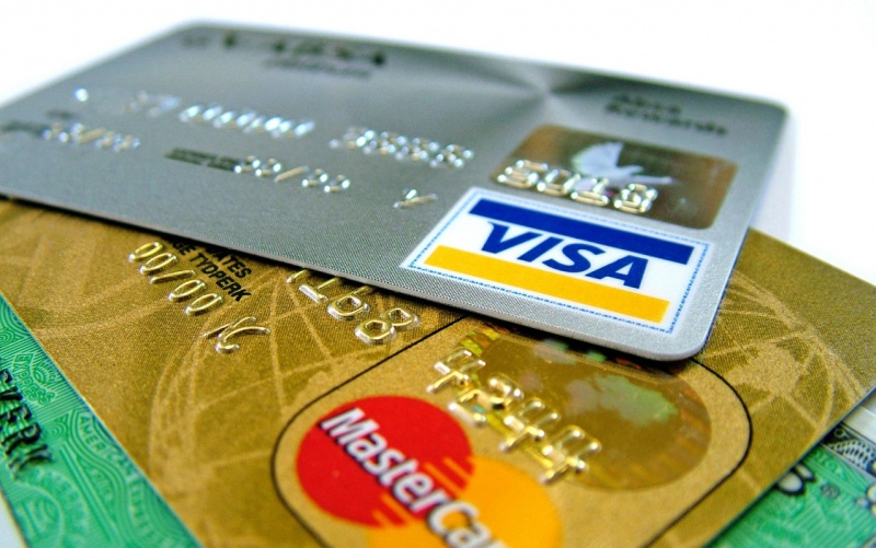 Информацию о льготах россиян предлагают записать на банковские карты Информацию о льготах россиян предлагают записать на банковские карты