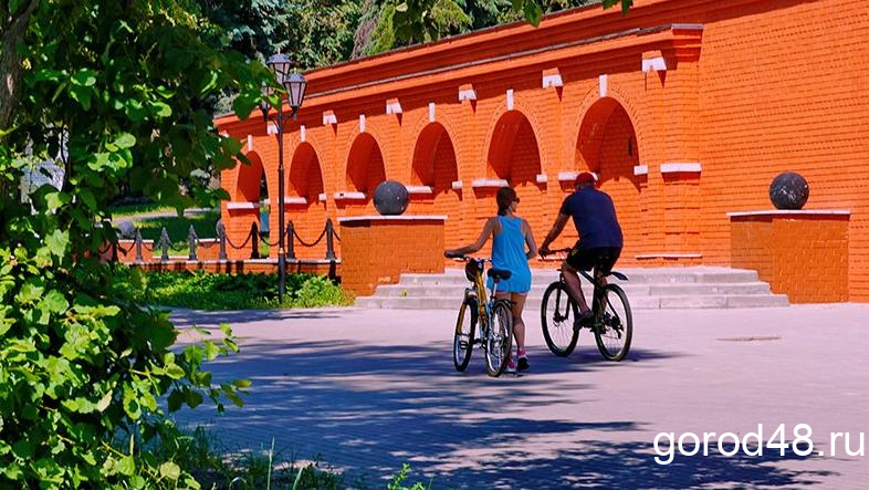 На продажу выставлены два самых известных сооружения Нижнего парка На продажу выставлены два самых известных сооружения Нижнего парка