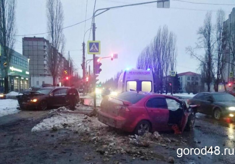 За трое суток на дорогах Липецкой области получили травмы четырнадцать человек За трое суток на дорогах Липецкой области получили травмы четырнадцать человек
