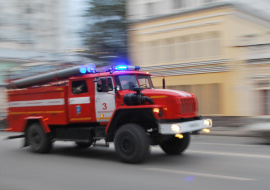 В Набережных Челнах горит авторынок площадью 6800 кв. м