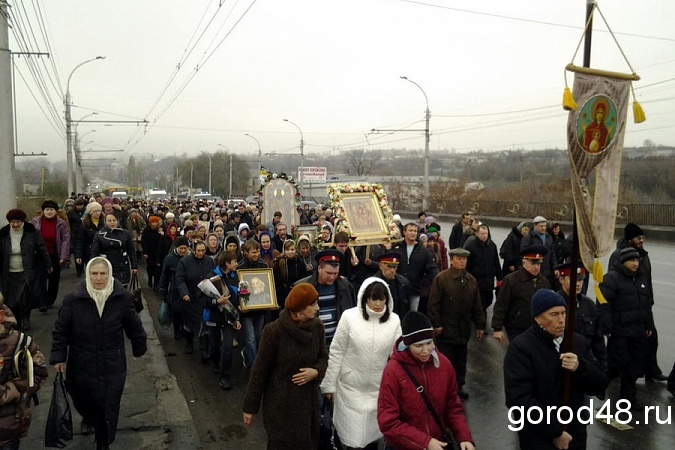 На «Казанскую» в Липецке состоится большой крестный ход На «Казанскую» в Липецке состоится большой крестный ход