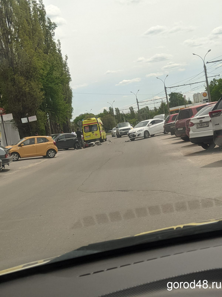 Город 48 дтп вчера. Последний вид автомашины. Город 48 дтп вчера. Происшествия в липецке за последние сутки. Мерседес протаранил автомобили липецк.