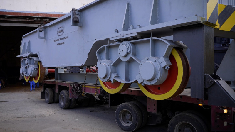 На НЛМК впервые изготовили самоходный сталевоз грузоподъемностью 500 тонн