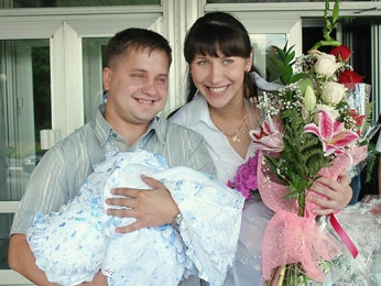 Брунцеву выписали из роддома Брунцеву выписали из роддома
