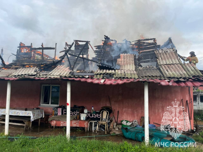 В Долгоруковском районе сгорел жилой дом